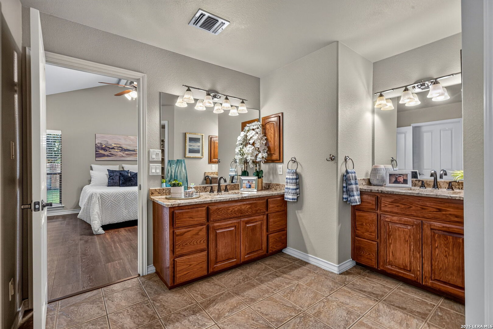 1827 Oakline San Antonio TX 78232