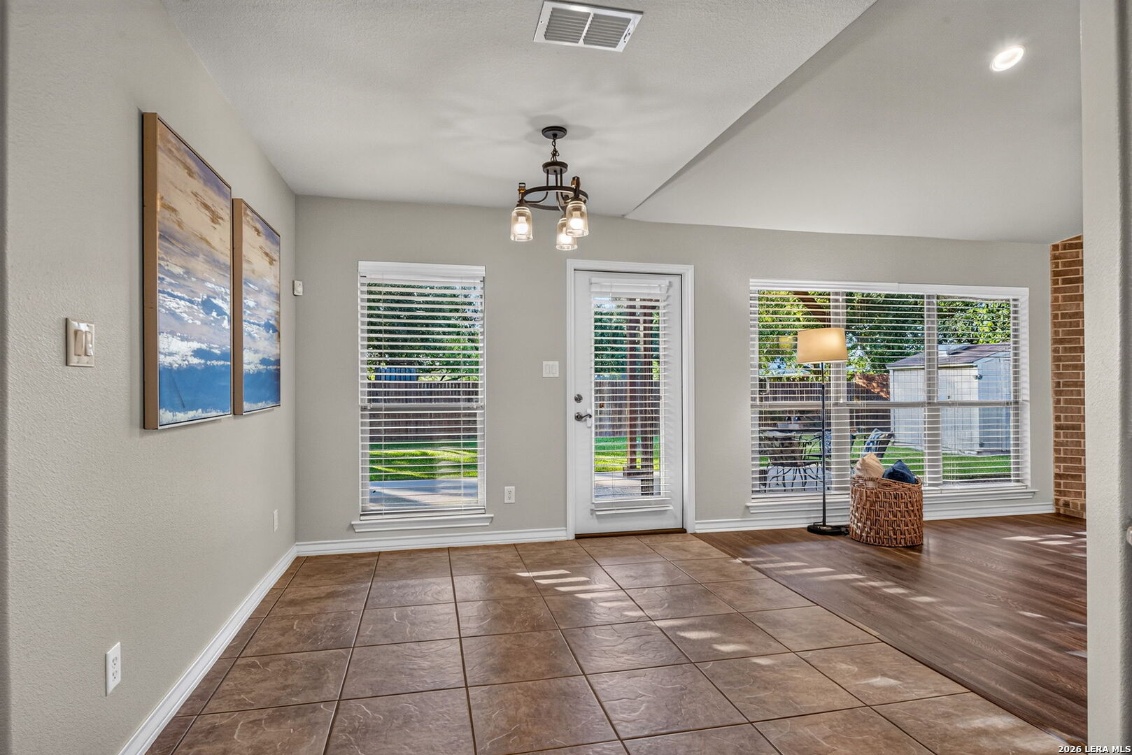 1827 Oakline San Antonio TX 78232
