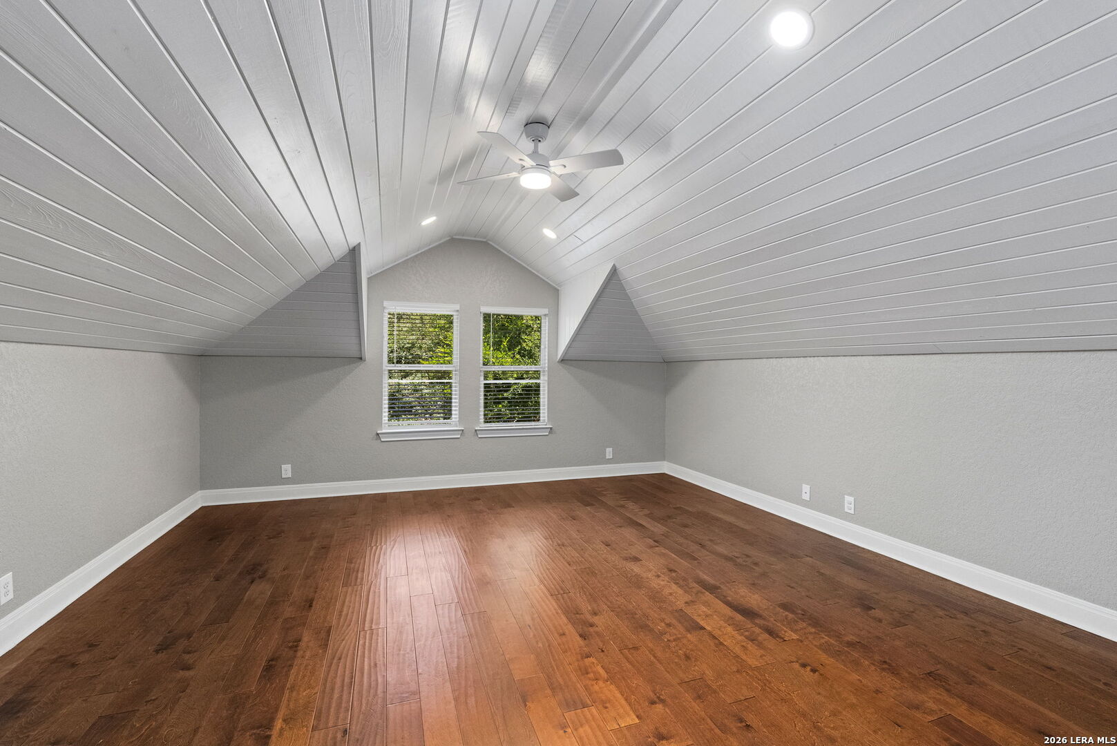 1911 Far Niente San Antonio TX 78258