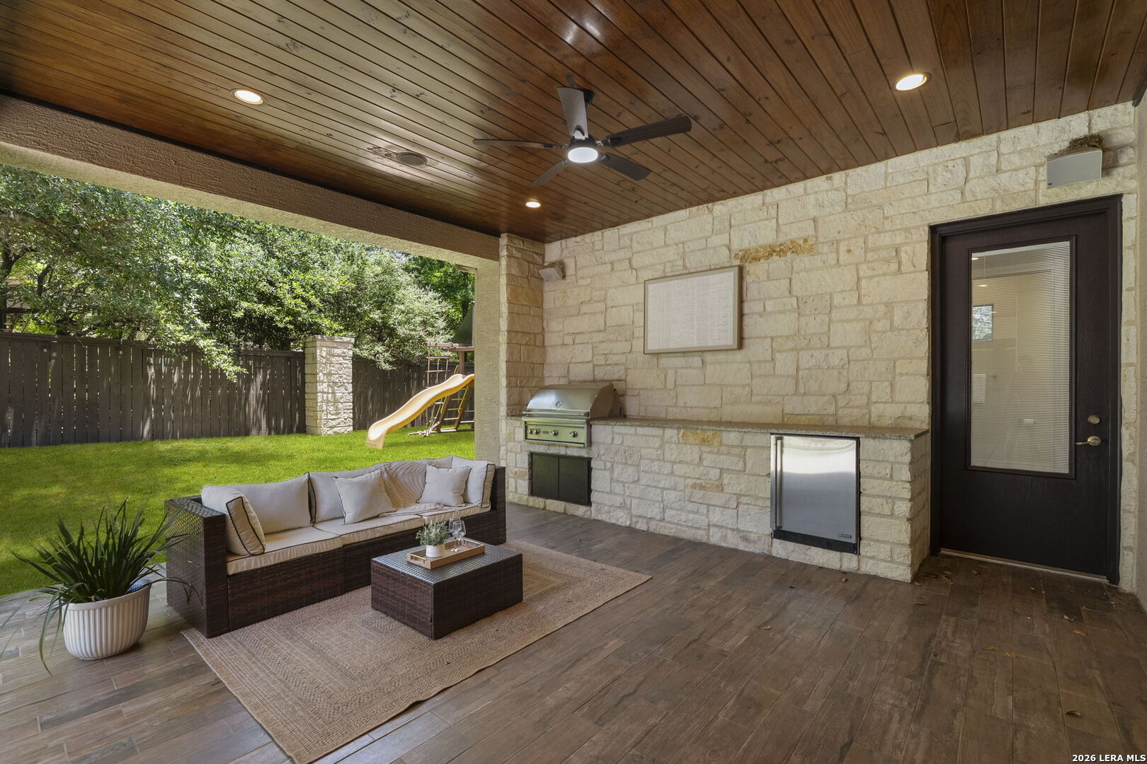1911 Far Niente San Antonio TX 78258