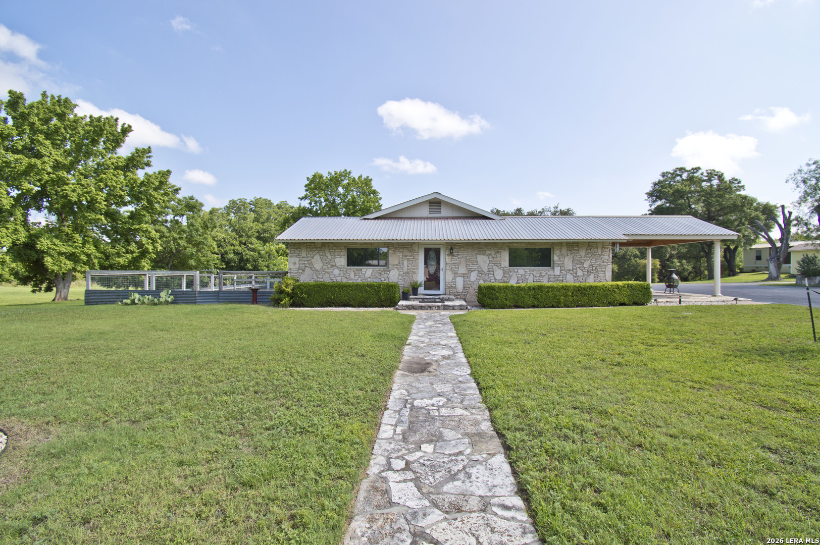 702 E Schubert Fredericksburg TX 78624