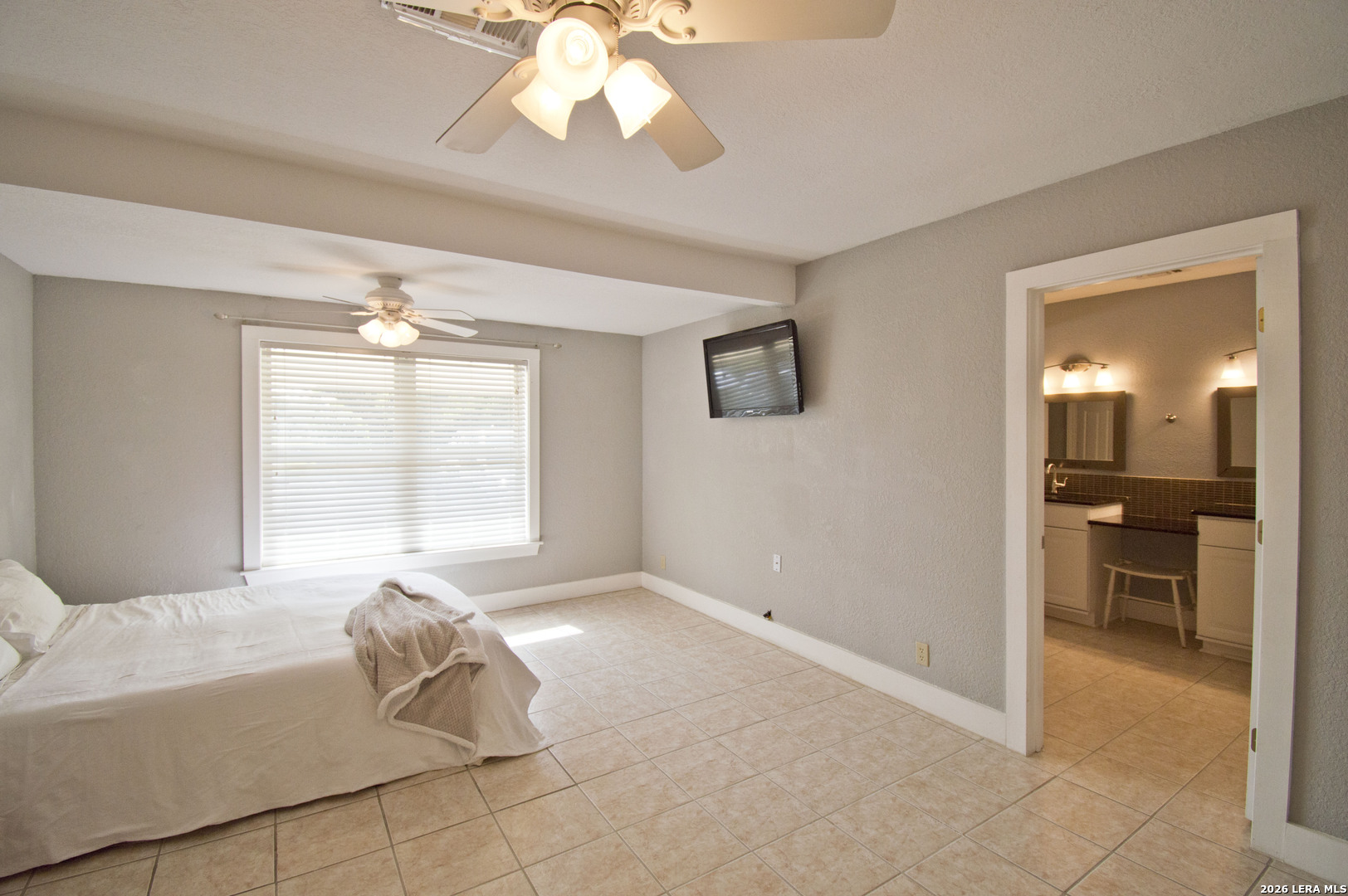 702 E Schubert Fredericksburg TX 78624