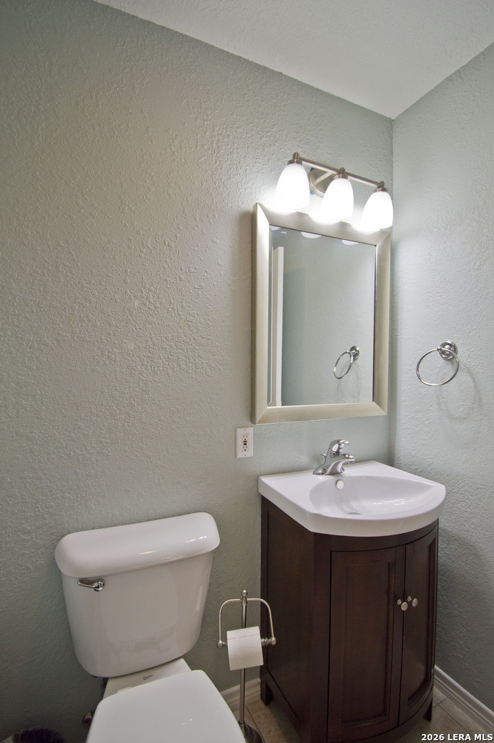 702 E Schubert Fredericksburg TX 78624