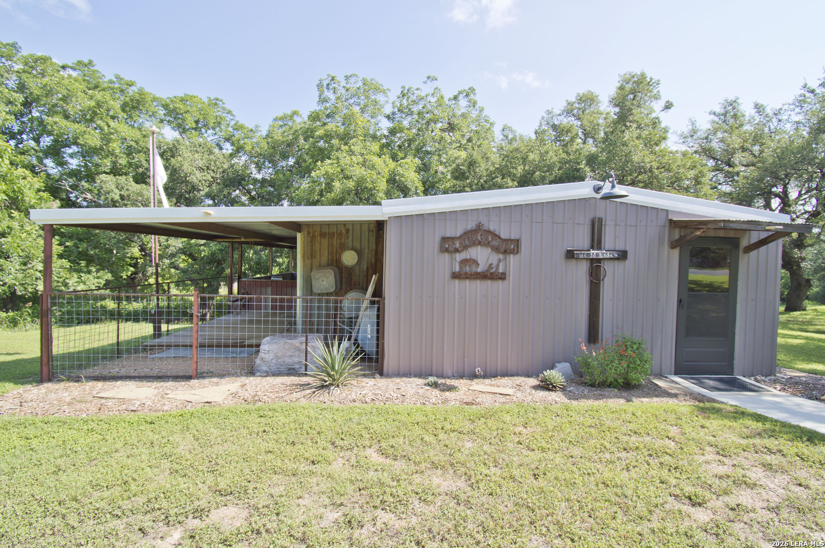 702 E Schubert Fredericksburg TX 78624
