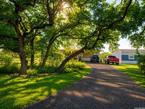 137 Viridian View Pleasanton TX 78064