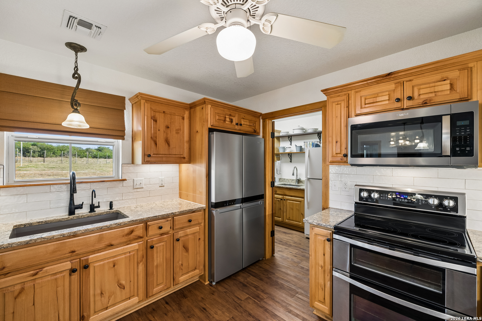 466 County Road 742 Yancey TX 78886