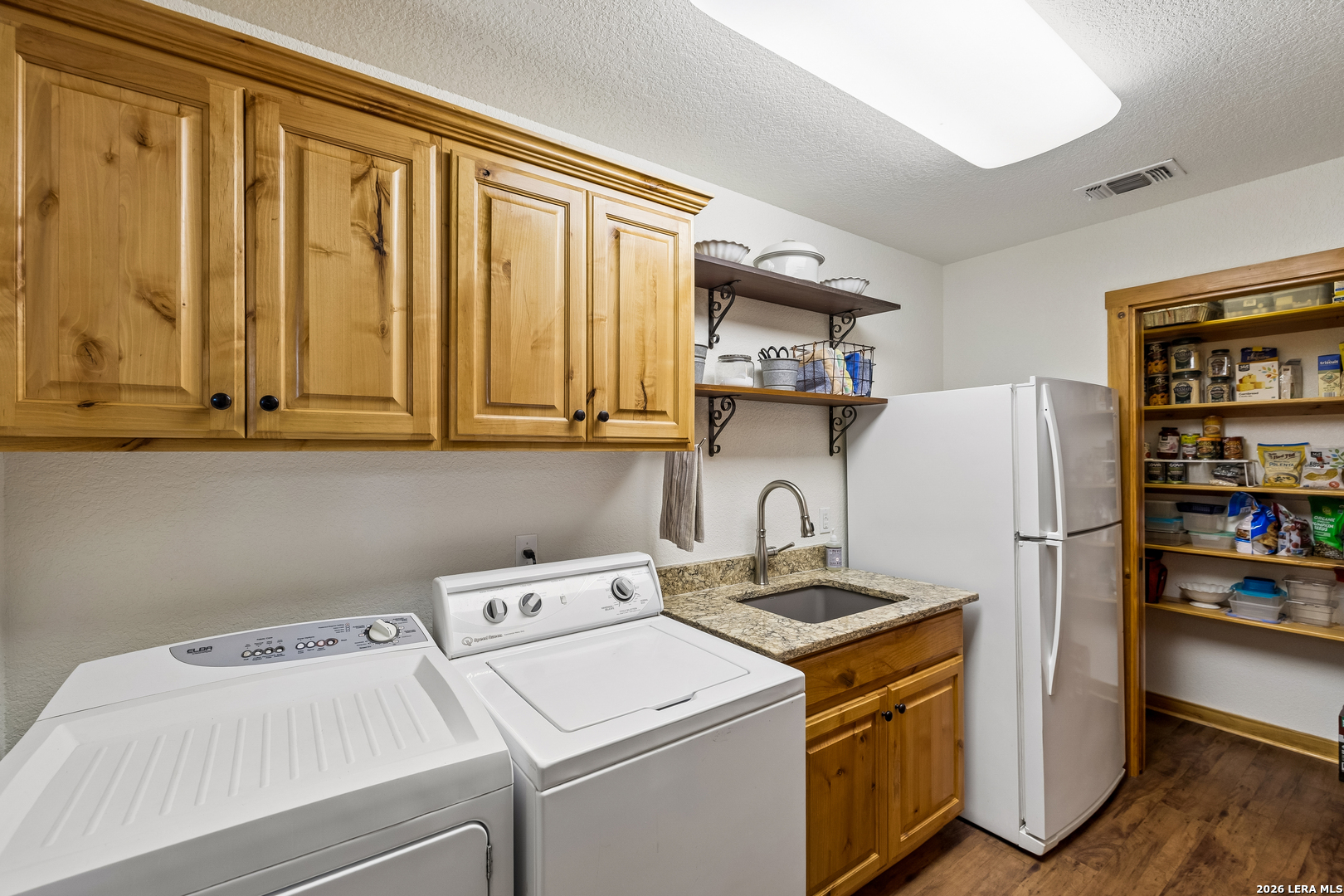 466 County Road 742 Yancey TX 78886