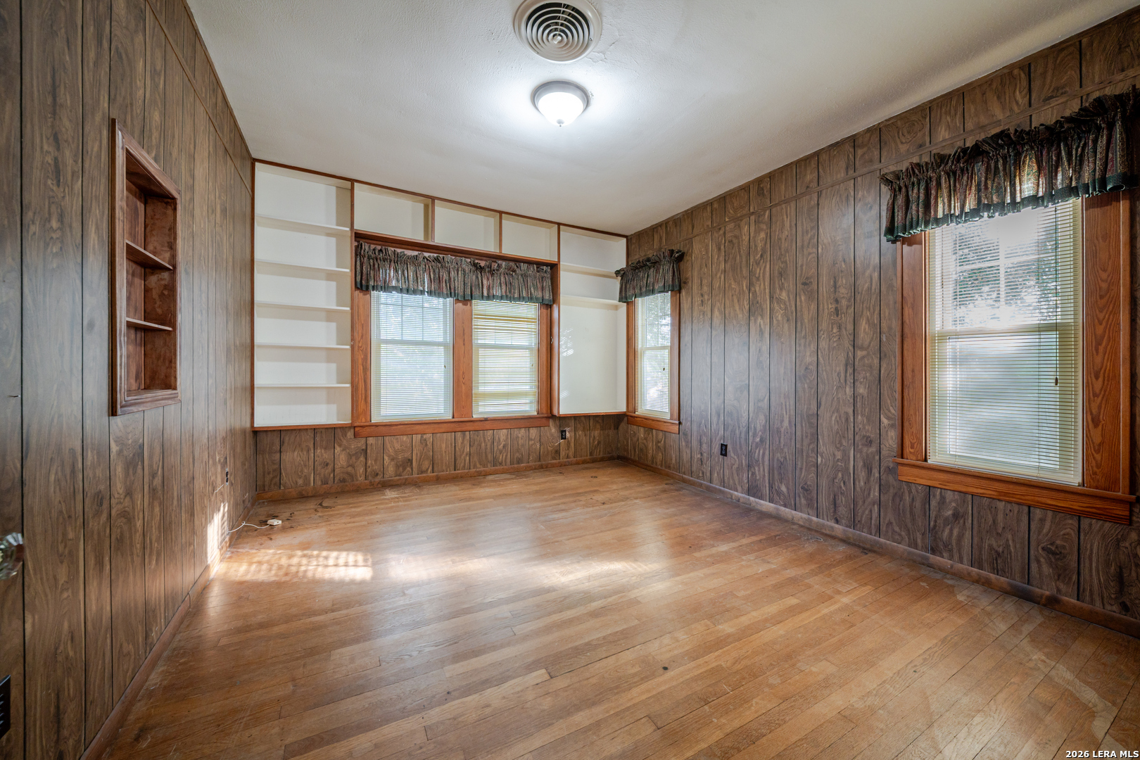 205 E Cleveland Street Beeville TX 78102