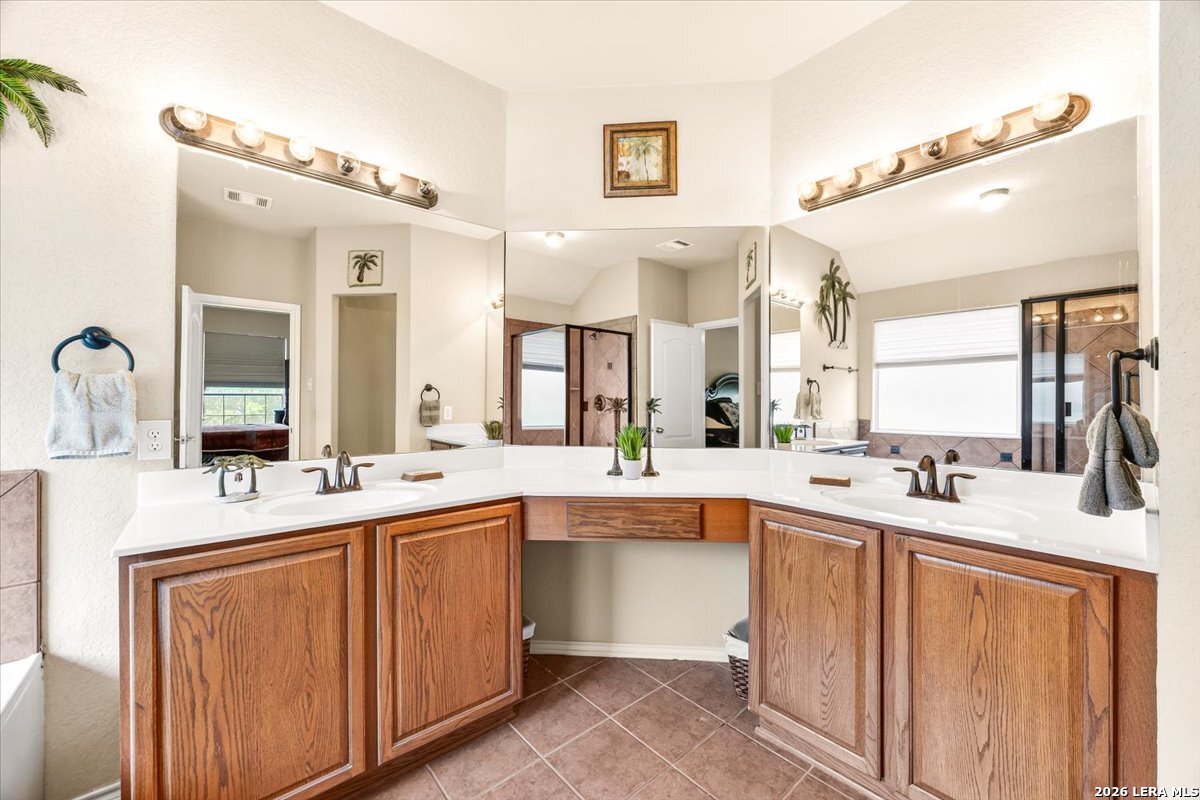 24819 Catalan Cliff San Antonio TX 78261