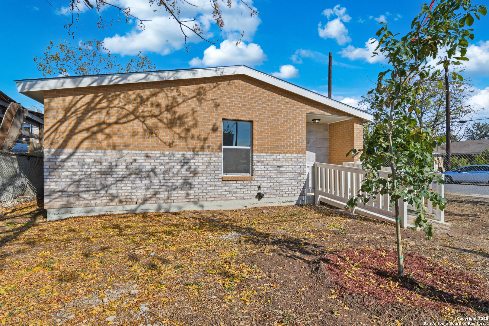 1203 Saltillo San Antonio TX 78207