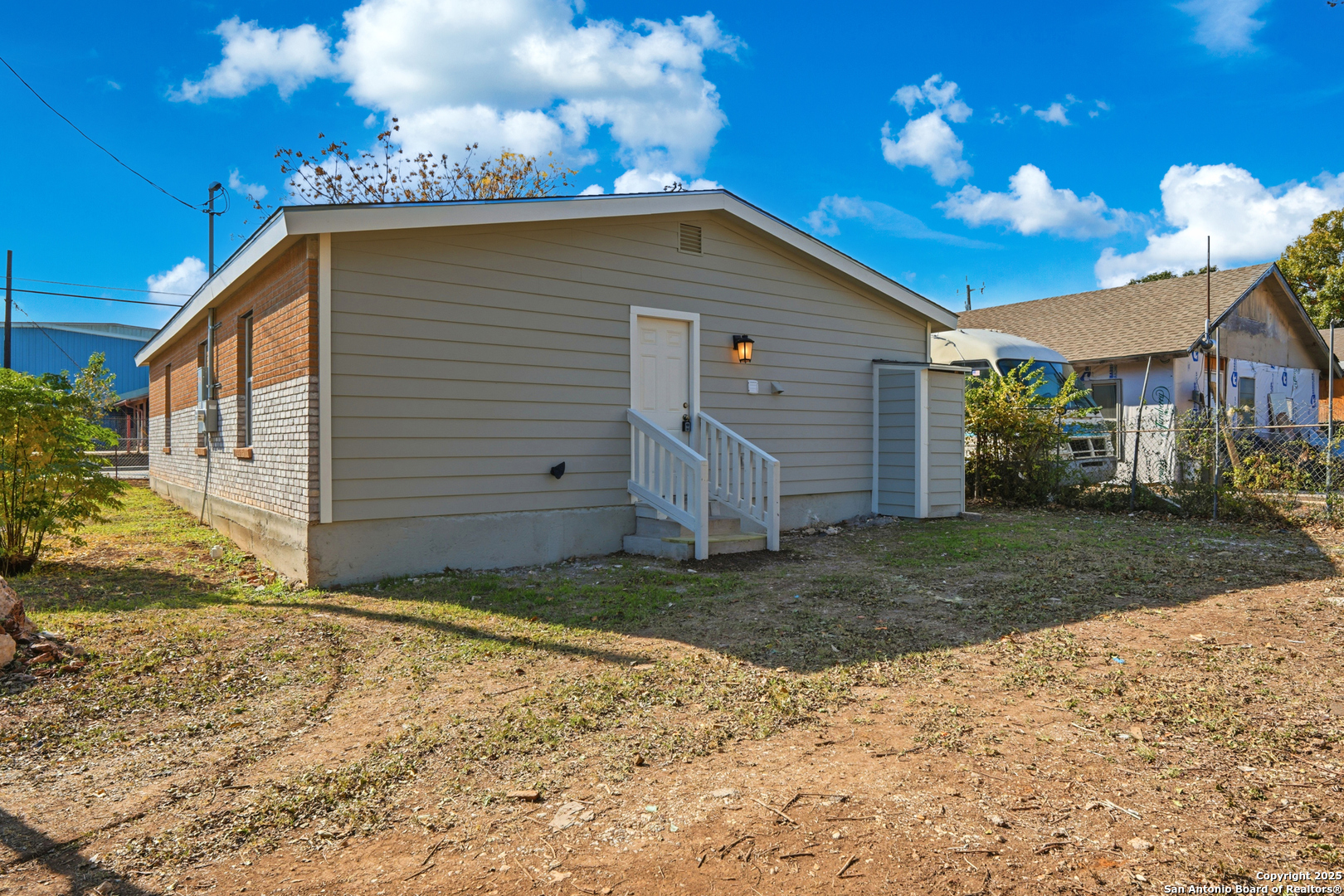 1203 Saltillo San Antonio TX 78207