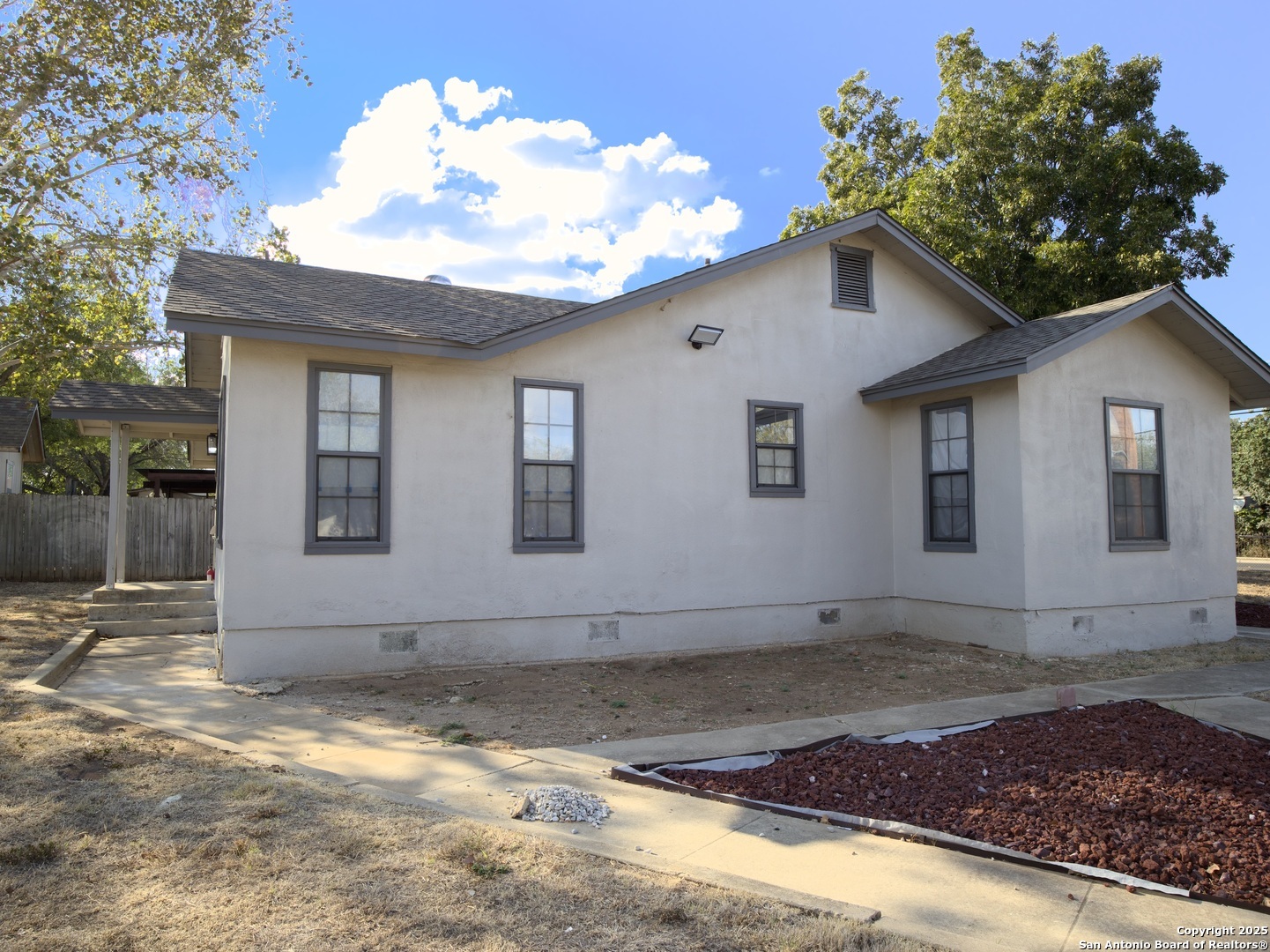 918 E Ashley San Antonio TX 78221
