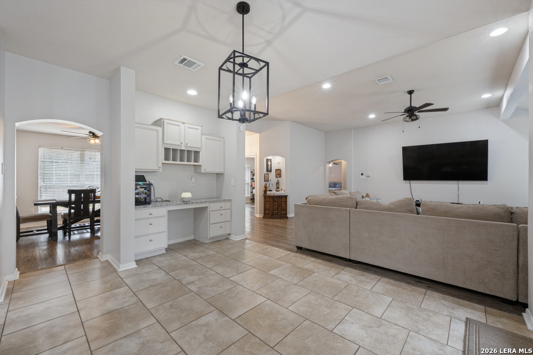 653 Lake Valley Drive La Vernia TX 78121
