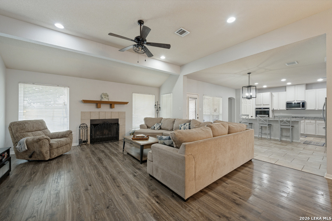 653 Lake Valley Drive La Vernia TX 78121