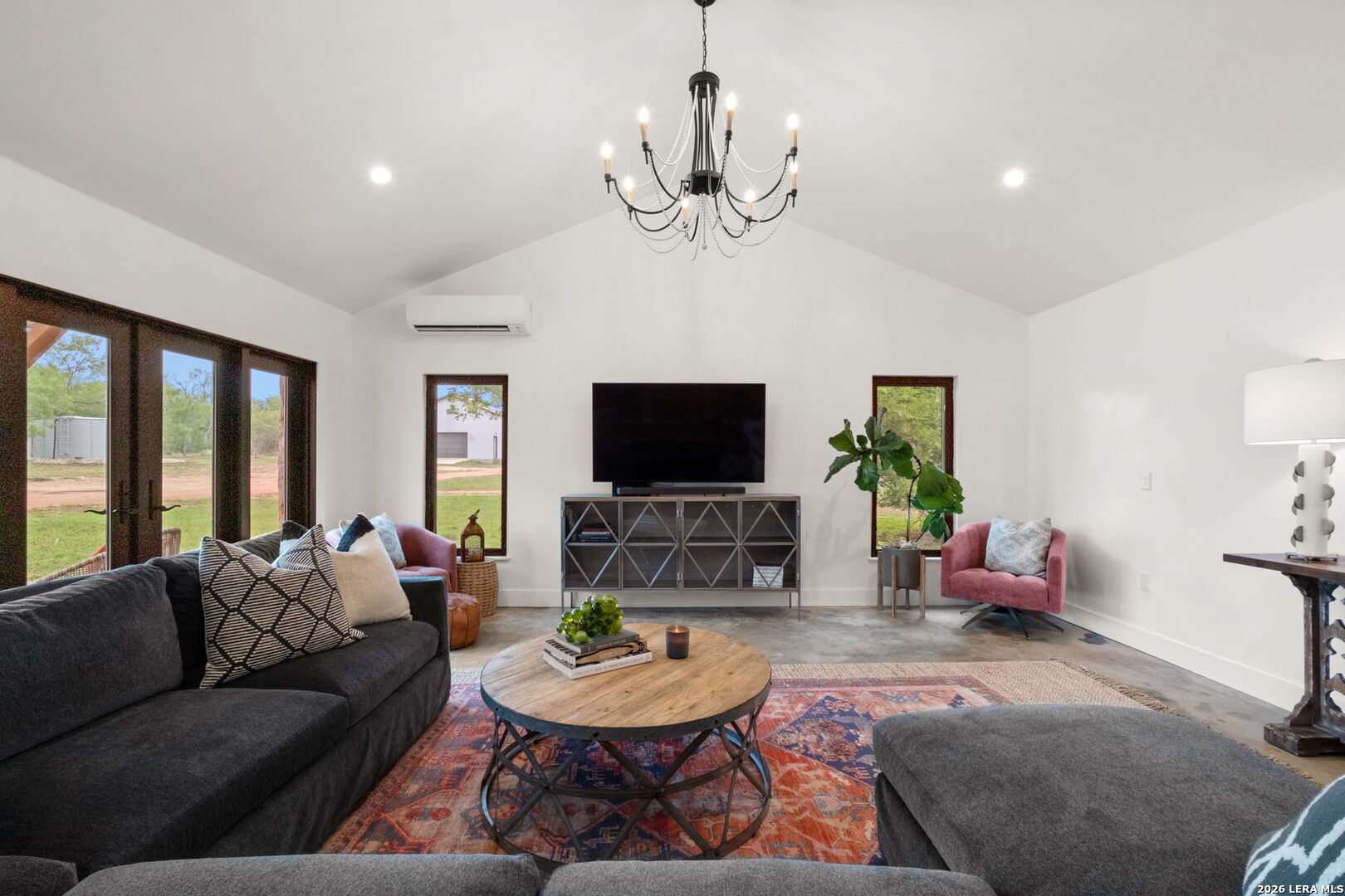 271 Smokehouse Road Fredericksburg TX 78624