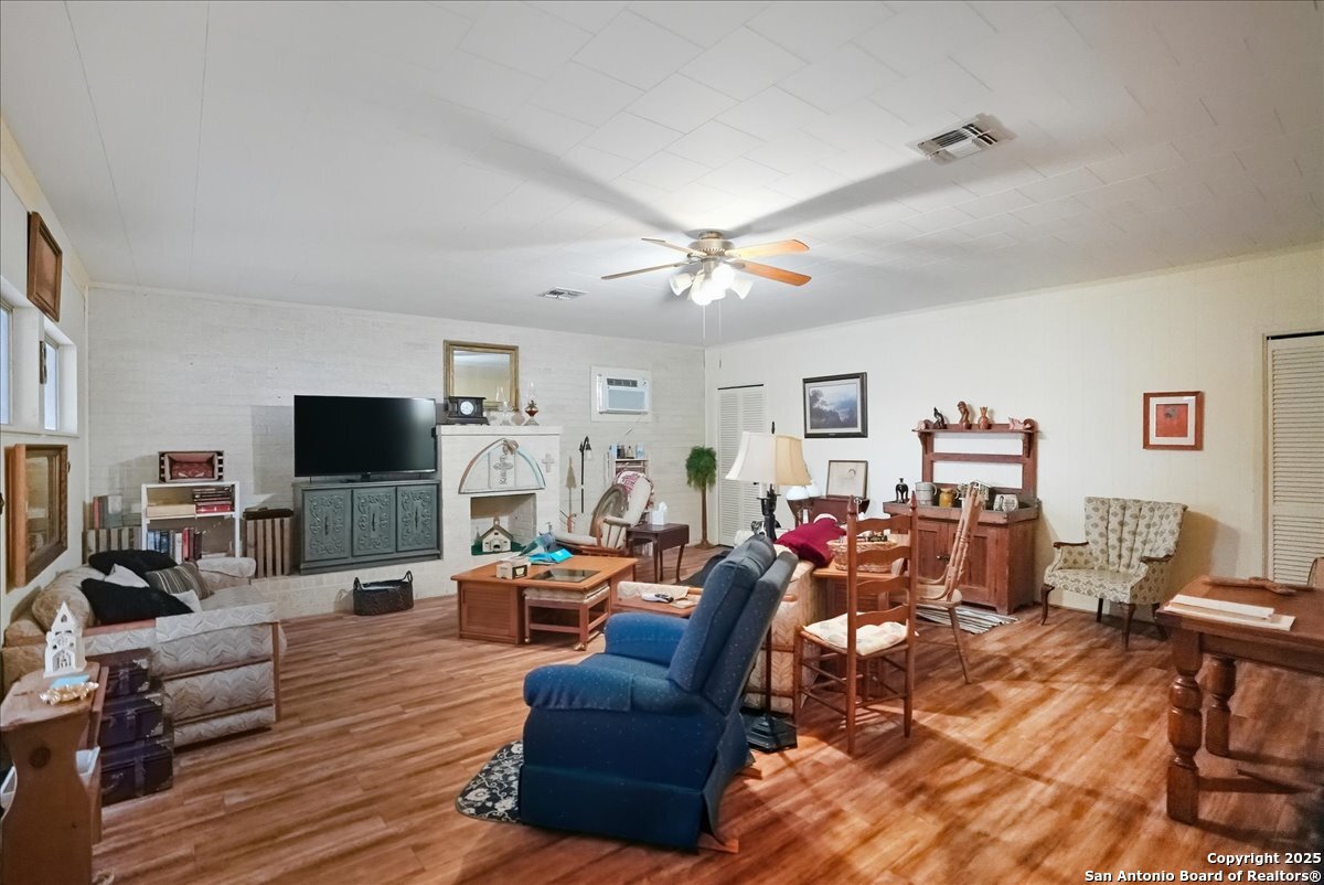 1000 Austin Street George West TX 78022