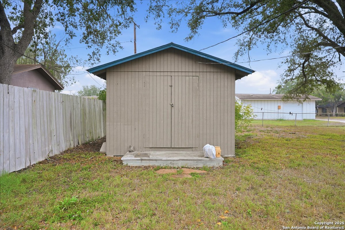 1000 Austin Street George West TX 78022