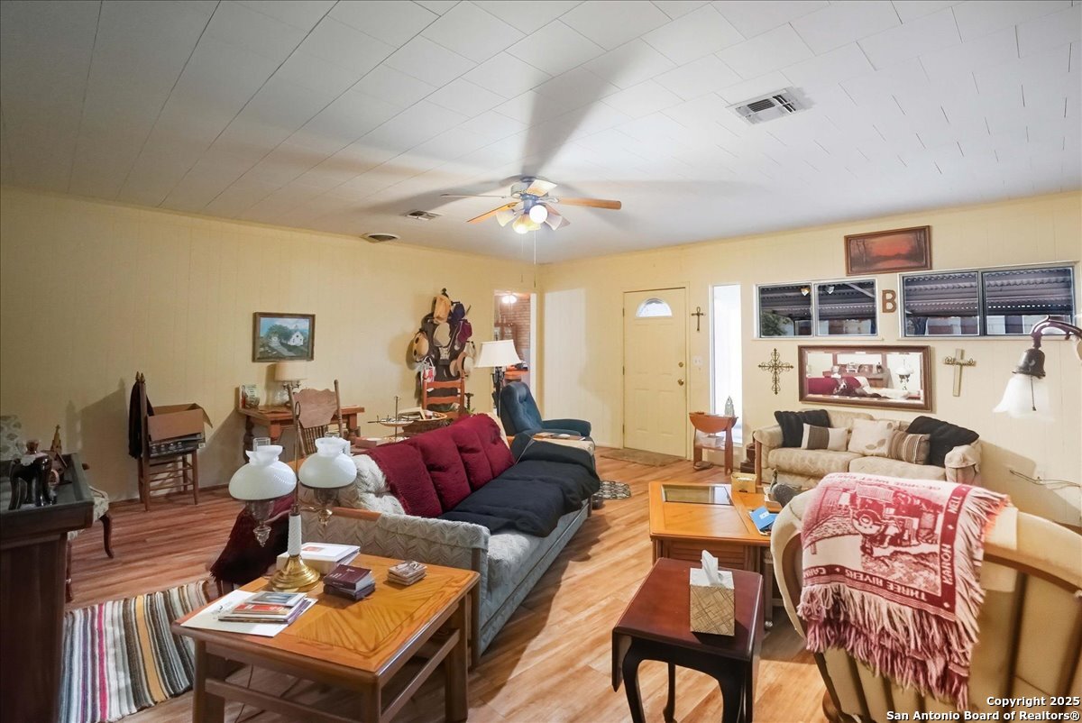 1000 Austin Street George West TX 78022