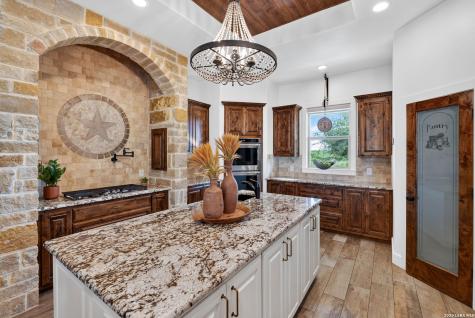 1980 County Road 361 La Vernia TX 78121