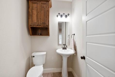 1980 County Road 361 La Vernia TX 78121