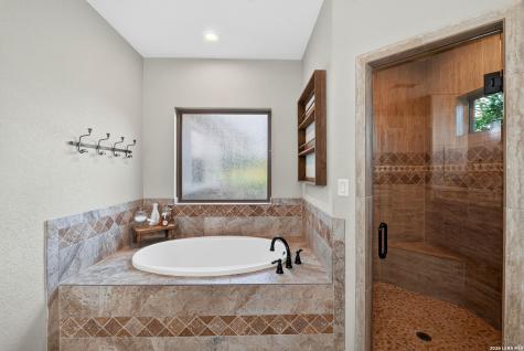 1980 County Road 361 La Vernia TX 78121