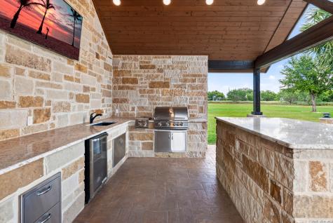 1980 County Road 361 La Vernia TX 78121