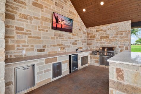 1980 County Road 361 La Vernia TX 78121
