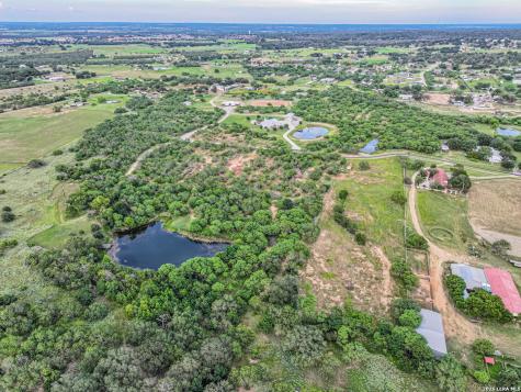 1980 County Road 361 La Vernia TX 78121