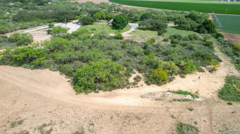 433 Mills Lane Uvalde TX 78801