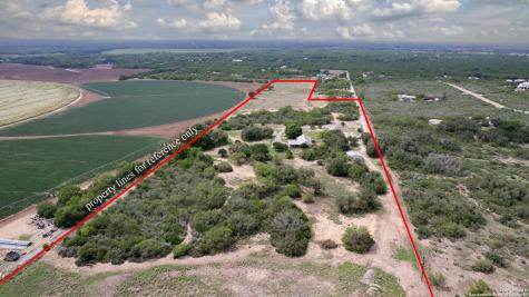 433 Mills Lane Uvalde TX 78801