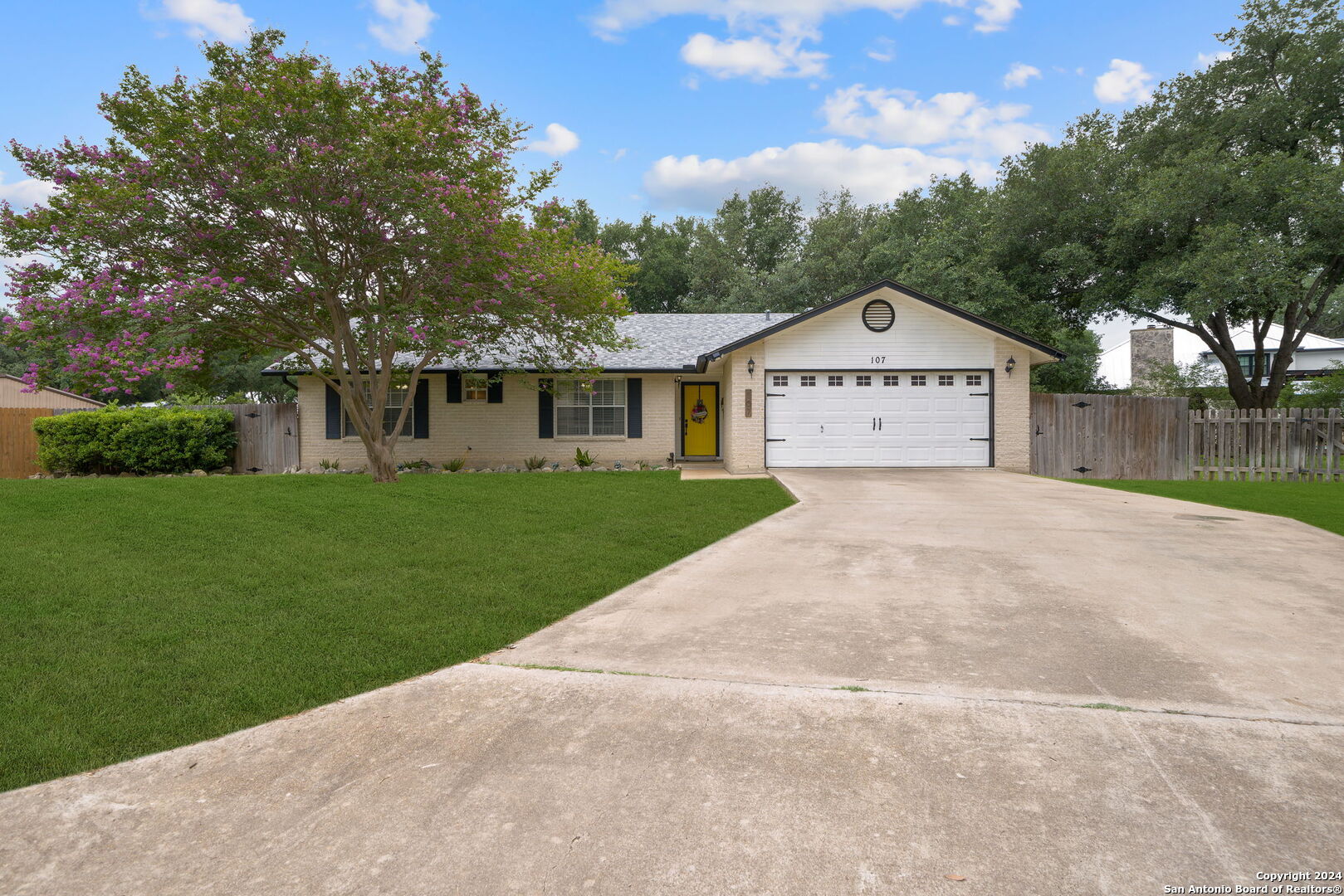 107 Summer Breeze Castroville TX 78009