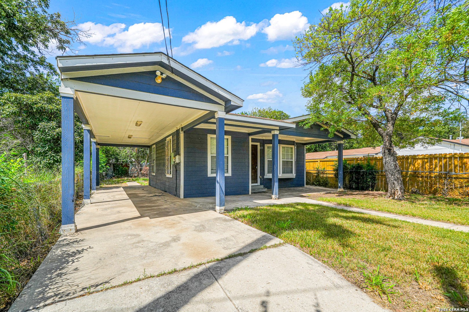 1651 S Elmendorf San Antonio TX 78207