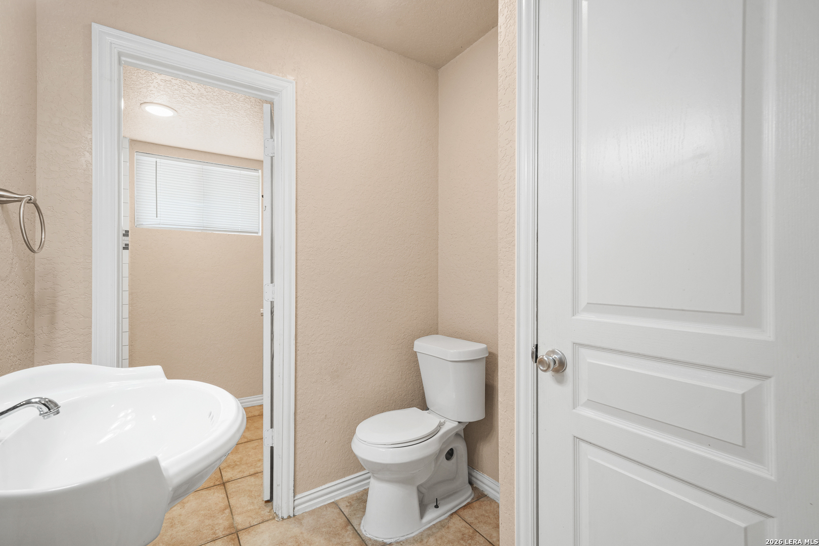 1651 S Elmendorf San Antonio TX 78207
