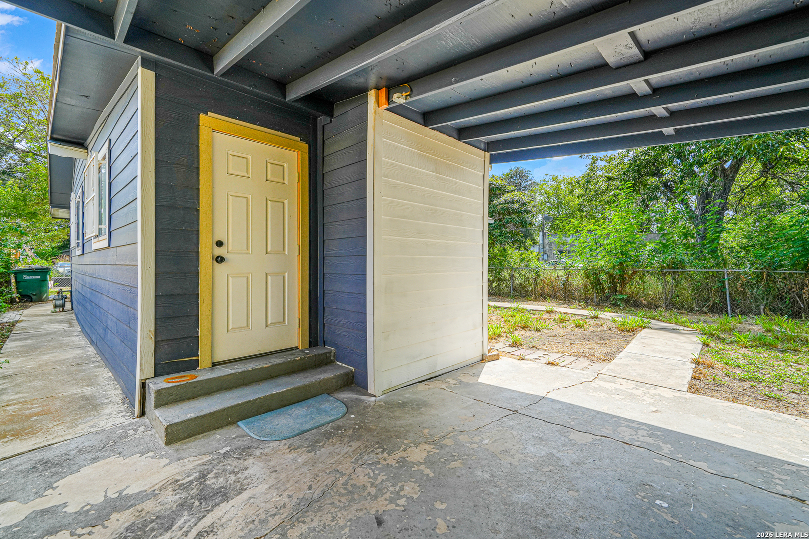 1651 S Elmendorf San Antonio TX 78207