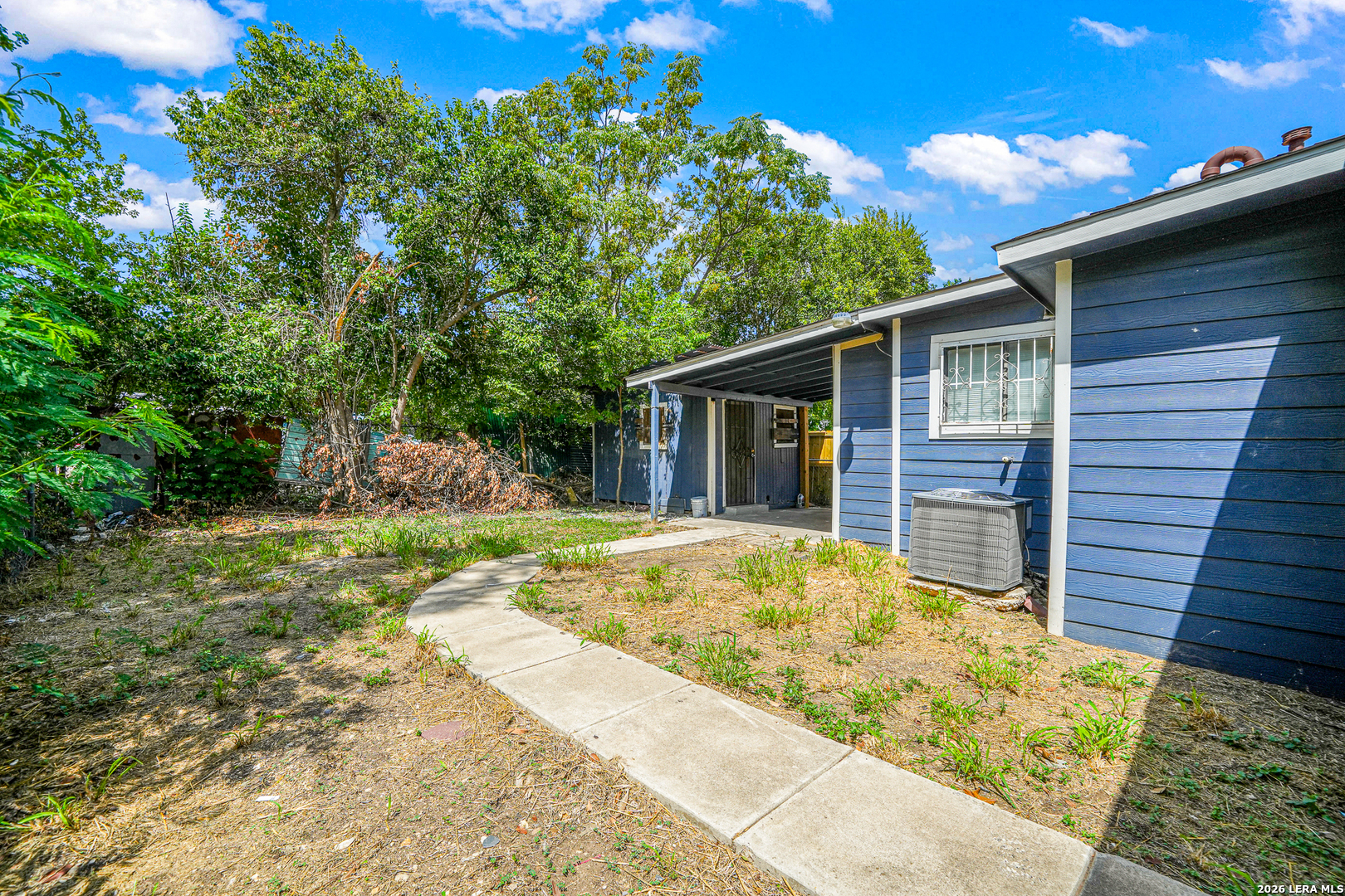 1651 S Elmendorf San Antonio TX 78207