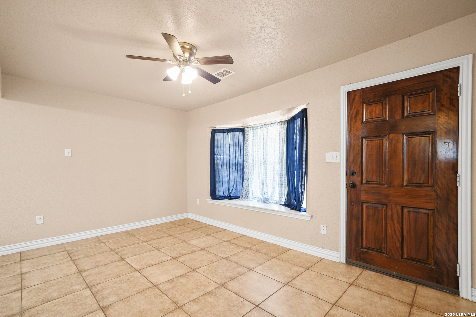 1651 S Elmendorf San Antonio TX 78207