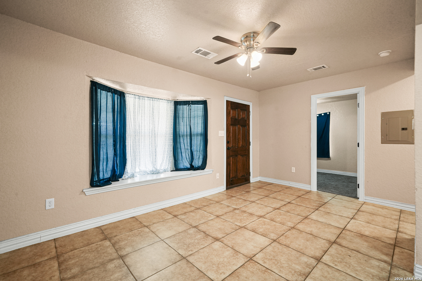 1651 S Elmendorf San Antonio TX 78207
