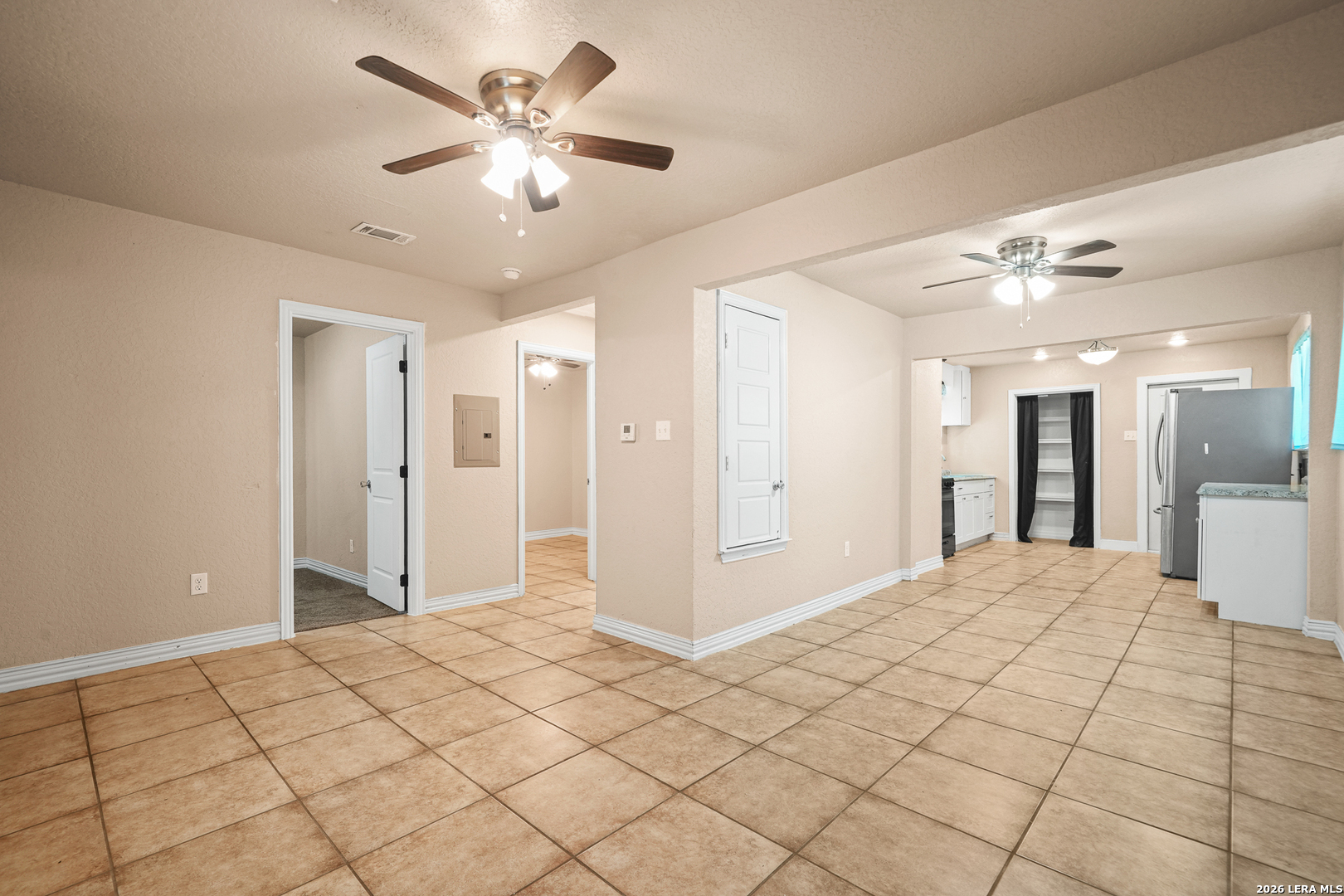 1651 S Elmendorf San Antonio TX 78207