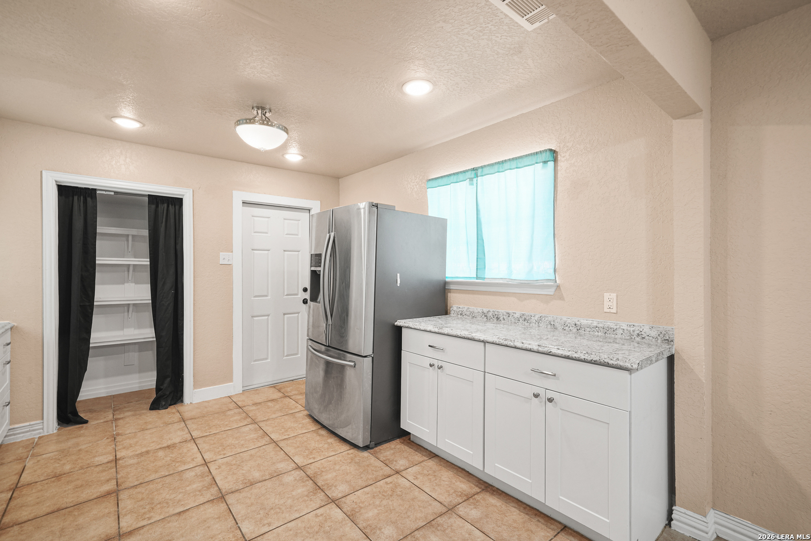 1651 S Elmendorf San Antonio TX 78207