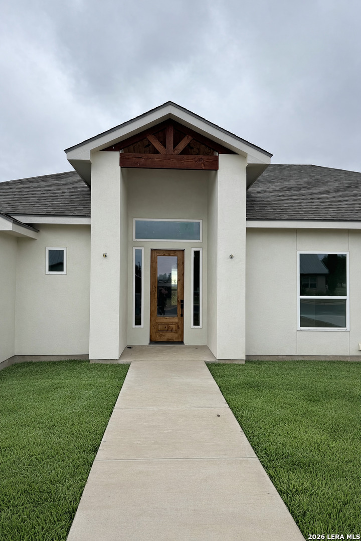 613 34th Street Hondo TX 78861