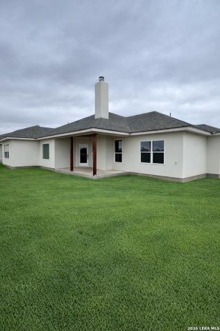 613 34th Street Hondo TX 78861