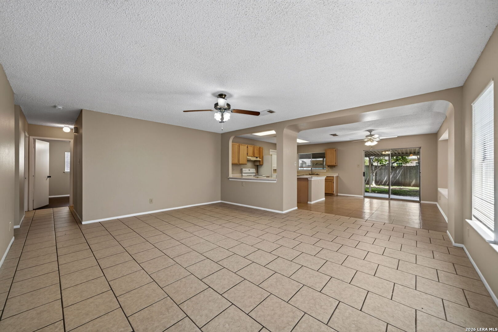 916 Abercorn Schertz TX 78154