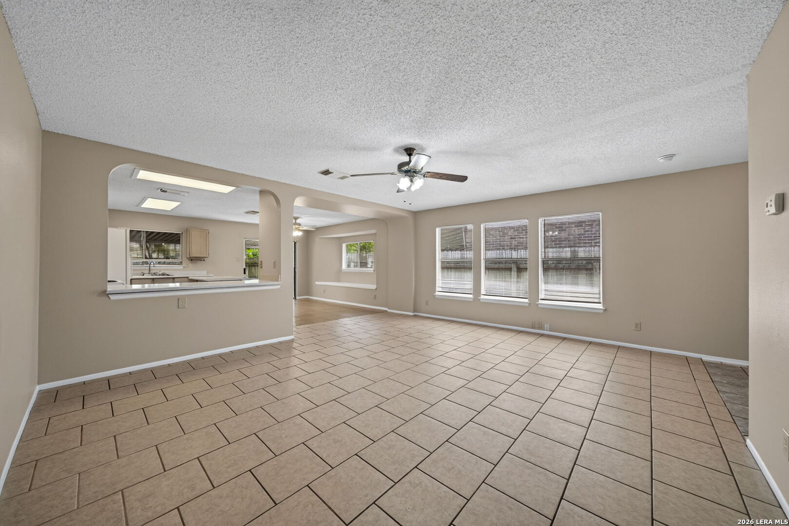 916 Abercorn Schertz TX 78154