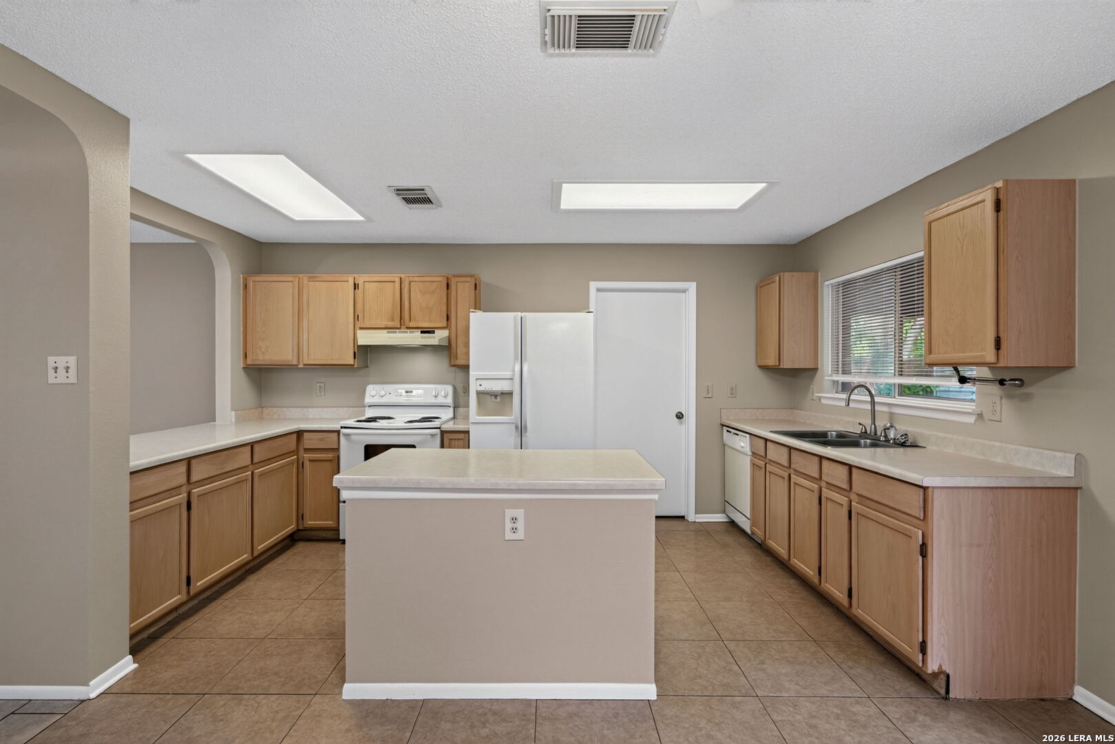916 Abercorn Schertz TX 78154