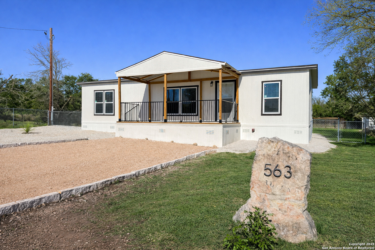563 Oak Trail Canyon Lake TX 78133