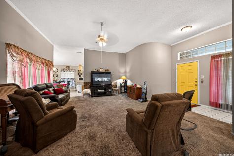 1239 Crumpet San Antonio TX 78253