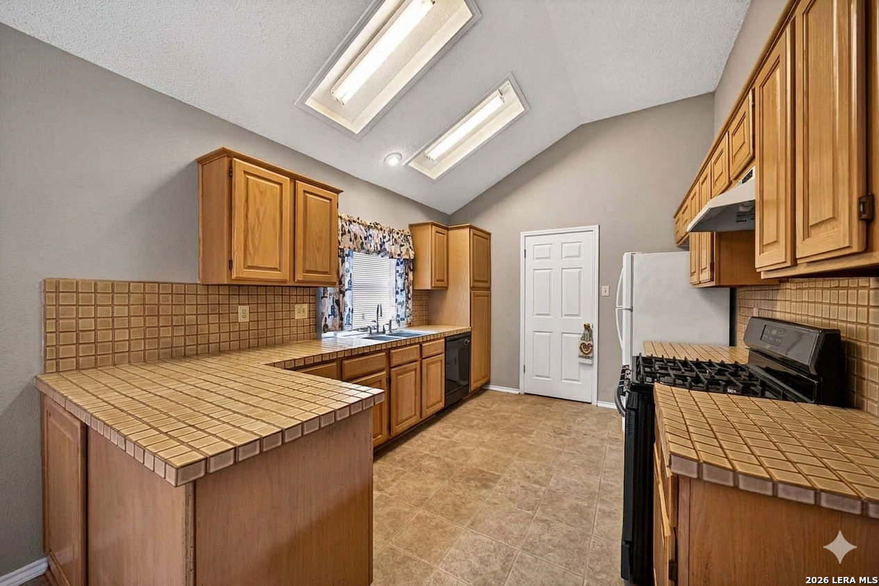 1239 Crumpet San Antonio TX 78253
