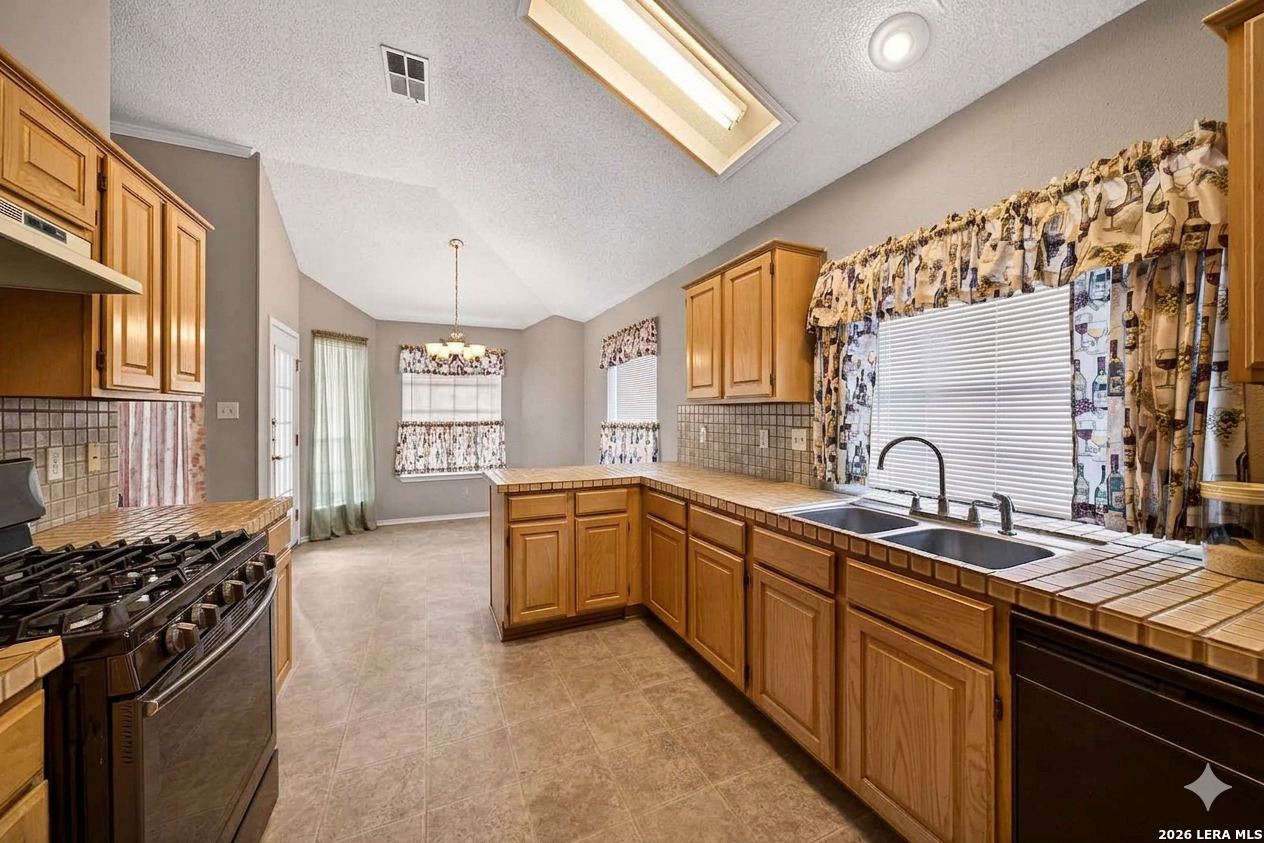 1239 Crumpet San Antonio TX 78253