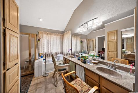 1239 Crumpet San Antonio TX 78253
