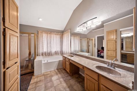 1239 Crumpet San Antonio TX 78253